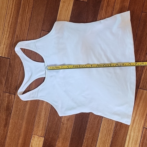 Lululemon womens razorback Tank EUC Size 6 - Picture 6 of 6